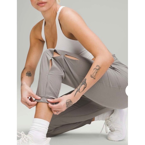 Lululemon Women's adapted state high rise jogger, airflow size 6 - Picture 3 of 7